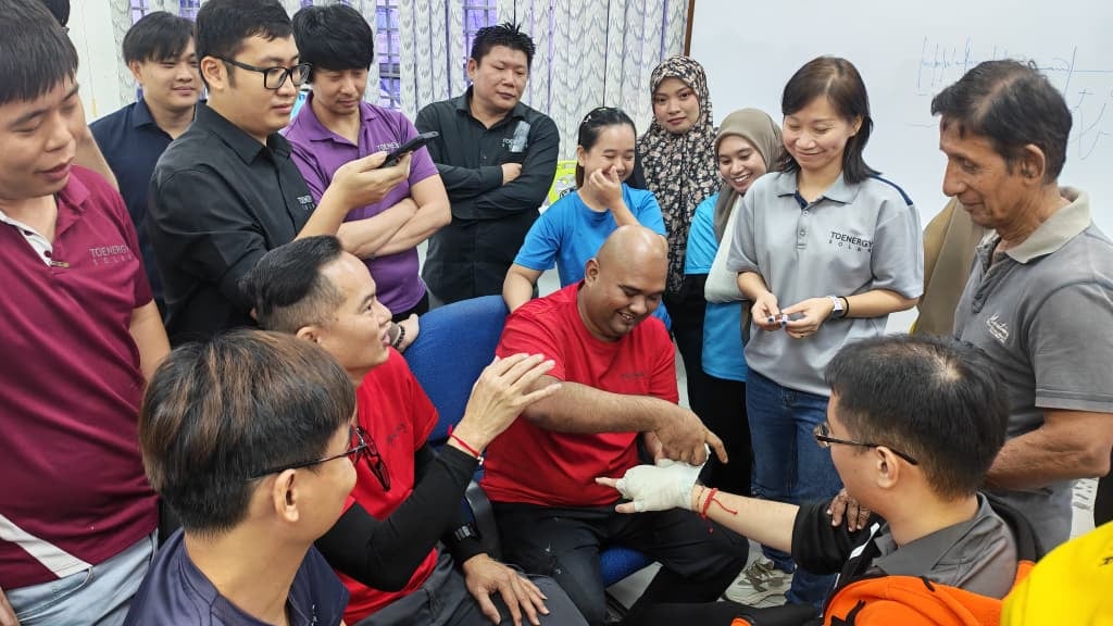 First aid emergency response demonstration